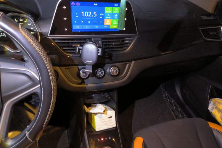 Used Baojun 310 2017 1.5L Automatic Fashion Model
