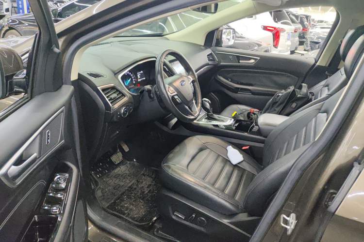 Used Ford Edge 2016 EcoBoost 245 Two-Wheel-Drive Titanium 7-Seater
