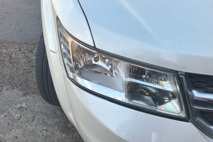 Used Dodge Journey 2013 2.4L Two-Wheel Drive Luxury Version