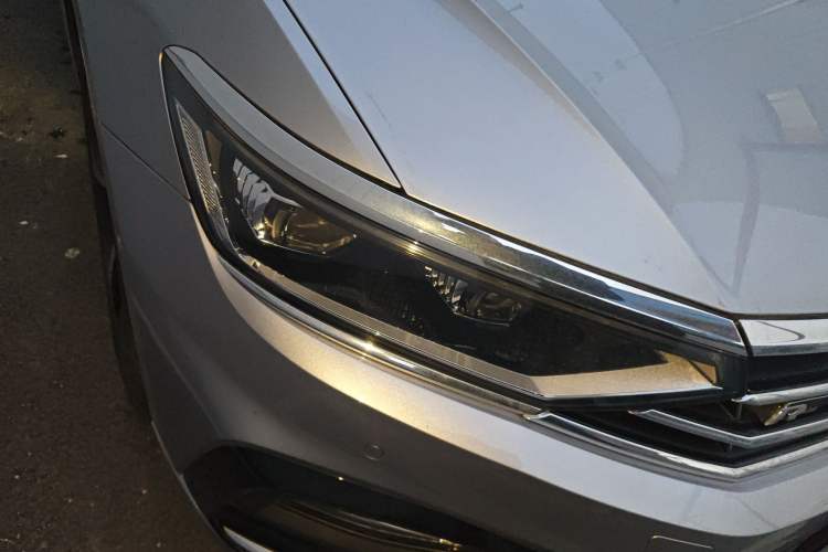 Used Volkswagen Variant 2021 2.0T Longitudinal Version Right Front Headlight