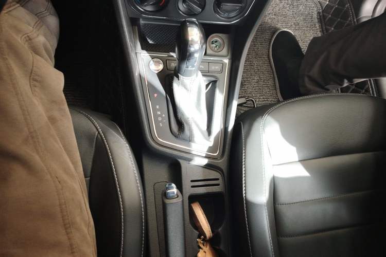 Used Volkswagen Lavida 2017 1.6L Automatic Comfort Edition
