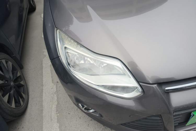 Used Ford Focus 2012 Sedan 1.6L Automatic Fashion Edition