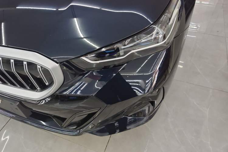 Used BMW 5 Series 2025 530Li Luxury Edition M Sport Package Left Front Headlight