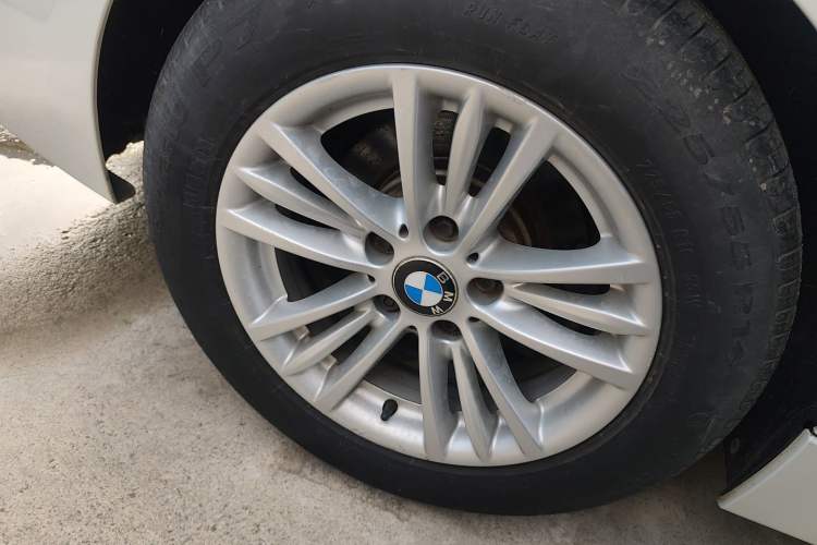 Used BMW 3 Series 2015 320Li Luxury Edition Fashion Model
