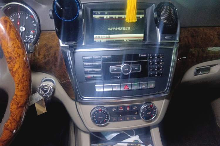 Used Mercedes-Benz M-Class 2014 ML 400 4MATIC Dynamic Model
