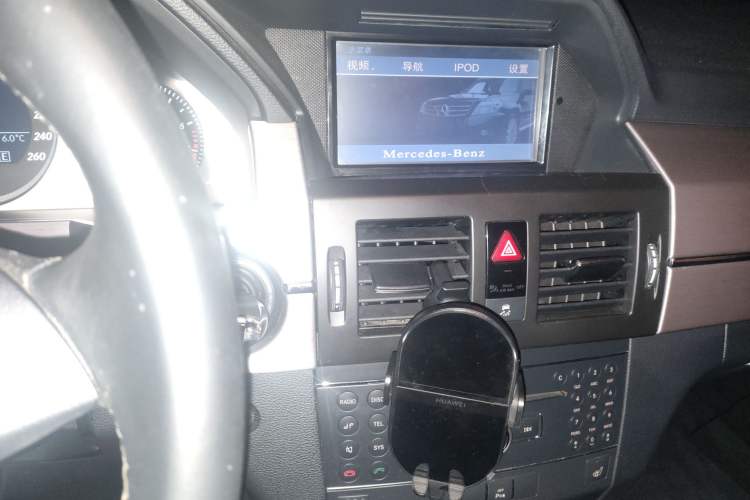 Used Mercedes-Benz GLK-Class 2011 GLK 300 4MATIC Dynamic Model Audio And AC Panel