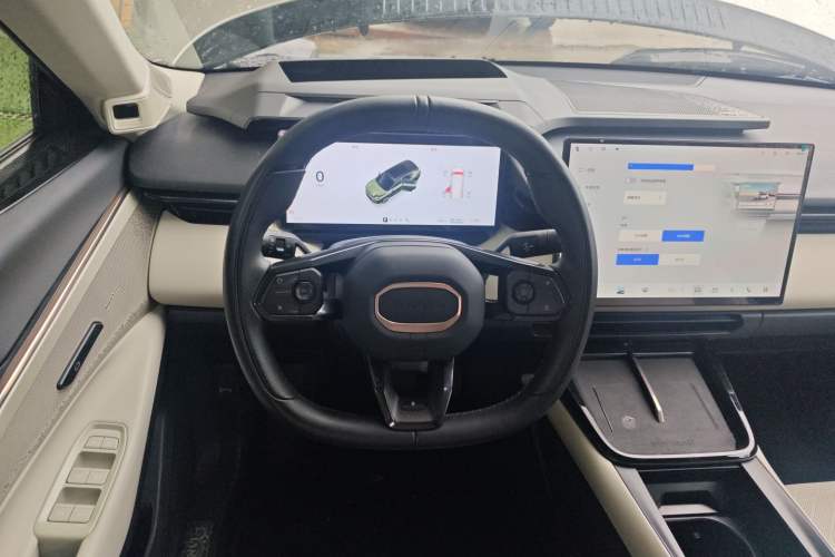 Used Lynk & Co 08 EM-P 2023 220km All-Wheel-Drive Performance Halo Steering Wheel