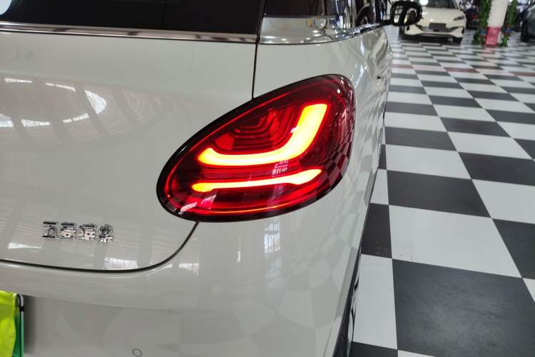 Used Wuling Bingo 2023 333 km Lingxi Connected+ Version
