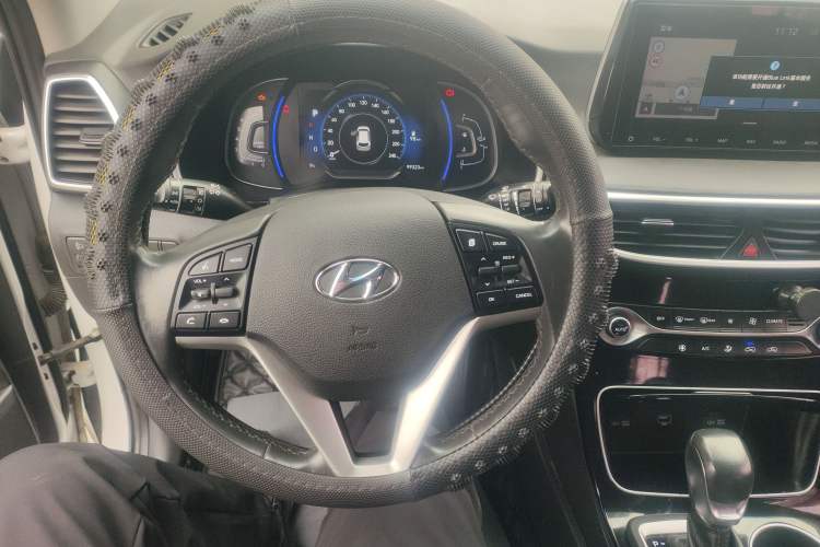 Used Hyundai Tucson 2019 280TGDi Dual-Clutch Two-Wheel Drive Fashion Edition China V Standard
