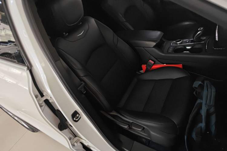 Used Cadillac XT4 2018 28T Two-Wheel Drive Tech Version