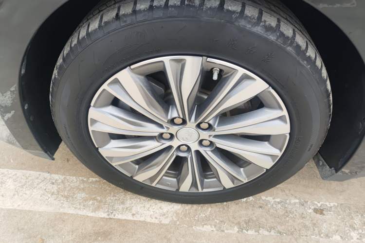 Used Hongqi E-QM5 2022 431 km Charge & Enjoy Edition