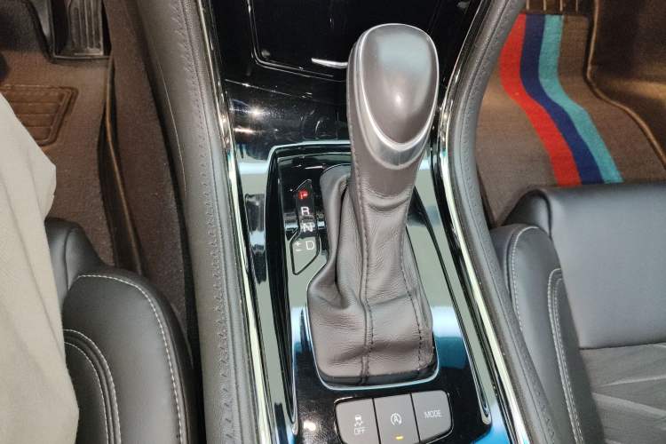 Used Cadillac ATS-L 2017 28T Tech Edition Gear Lever