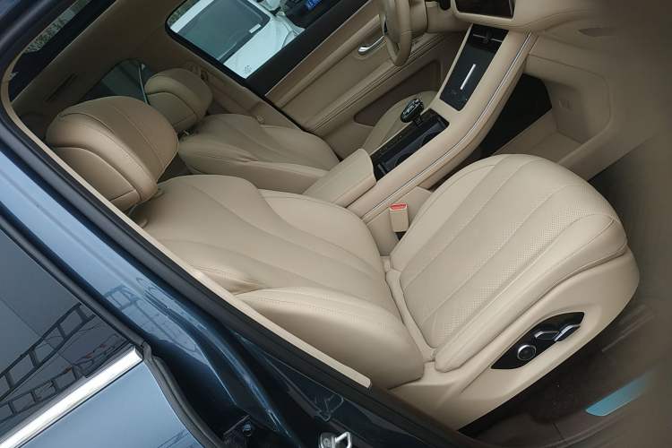 Used Hima AITO M7 2024 1.5T Intelligent Drive Rear-Drive Ultra Version 5 Seats Right Front Seat