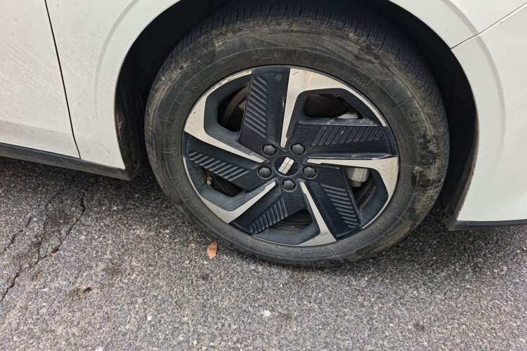 Used Geely Galaxy L6 2023 60km PLUS