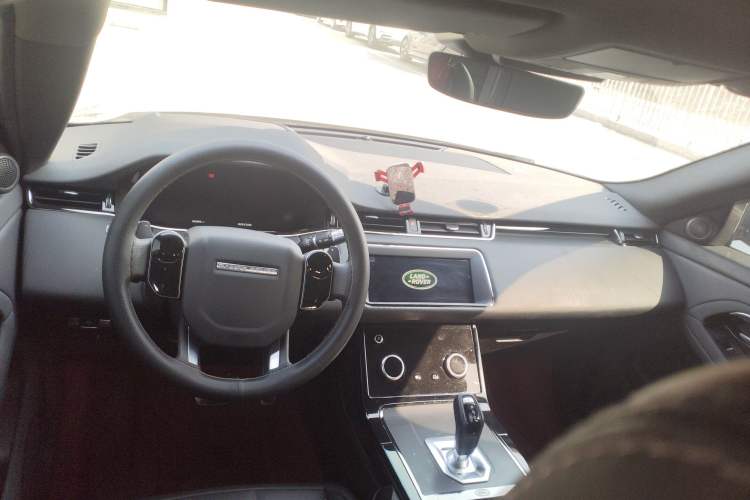 Used Land Rover Range Evoque 2020 249 PS R-DYNAMIC S Sport Edition Steering Wheel