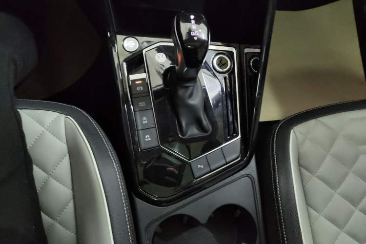 Used Volkswagen Tayron 2023 330TSI Two-Wheel-Drive Luxury Plus Advanced Version Gear Lever