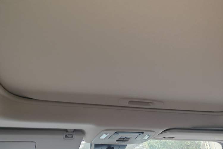 Used Toyota Granvia 2023 2.5L Hybrid Comfort Edition