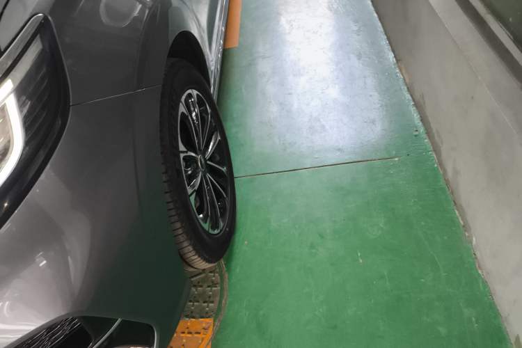 Used Roewe iMAX8 2022 400TGI Prestige Edition Left Front Wheel Hub