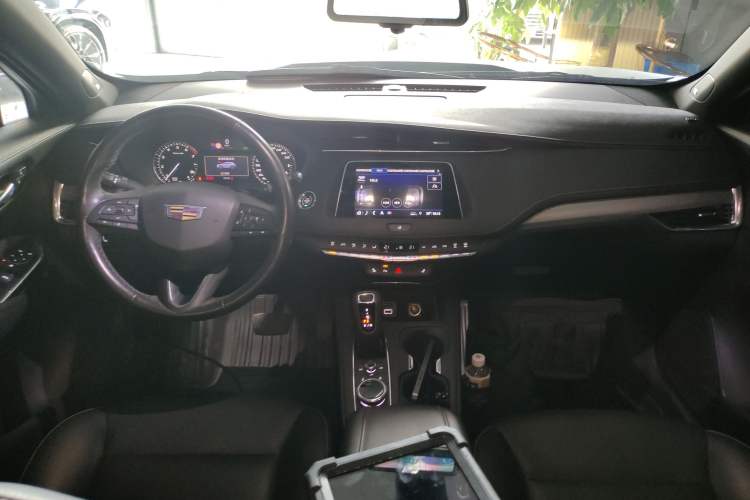 Used Cadillac XT4 2018 28T Two-Wheel Drive Leading Version