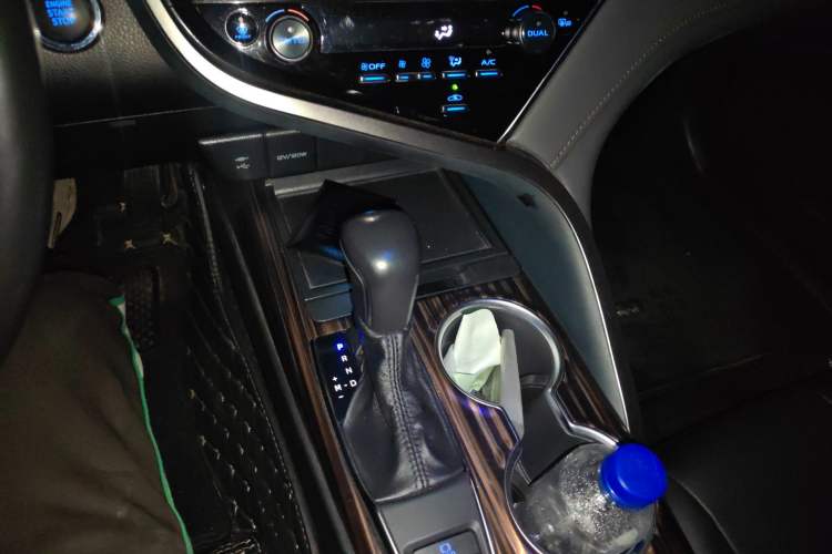 Used Toyota Camry 2019 2.0G Luxury Edition China VI Standard Gear Lever