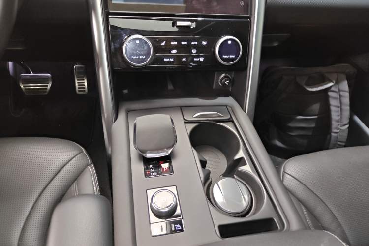 Used Land Rover Discovery 2023 360 PS R-Dynamic S