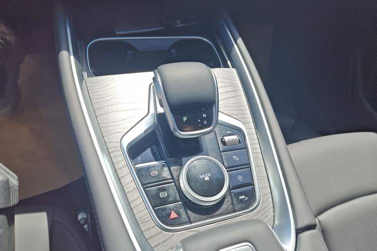 Used Chery Tiggo 8 PRO 2025 290T Two-Wheel-Drive Luxury Edition