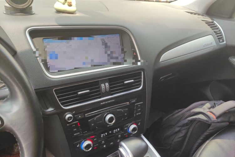 Used Audi Q5 2017 Plus 40 TFSI Technology Model Audio And AC Panel