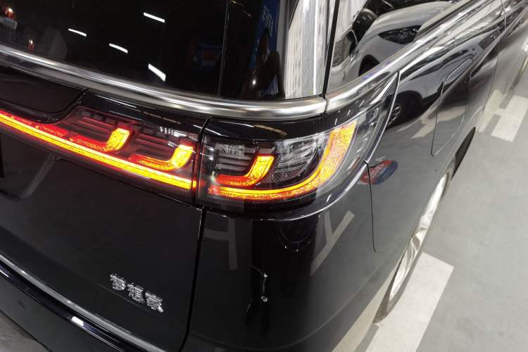 Used VOYAH Dream 2022 Low-Carbon Edition Plus Intelligent Driving Package Right Rear Taillight