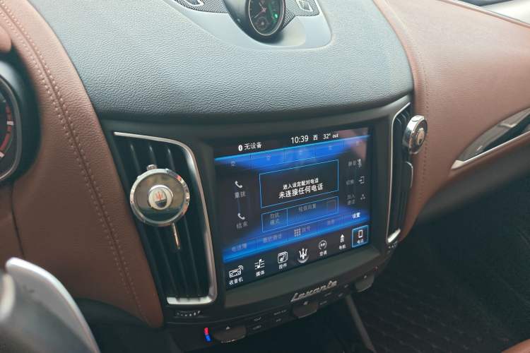 Used Maserati Levante 2018 3.0T Classic Edition Audio And AC Panel