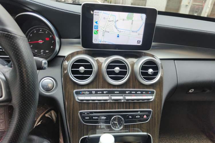 Used Mercedes-Benz C-Class 2018 C 180 L Fashion Model Audio And AC Panel