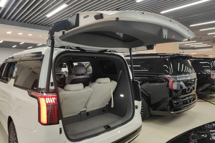 Used Zeekr 009 2022 WE Edition
