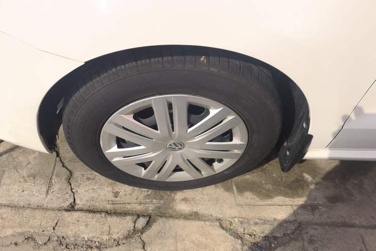 Used Volkswagen Polo 2016 1.4L Automatic Trendy Model Left Front Wheel Hub