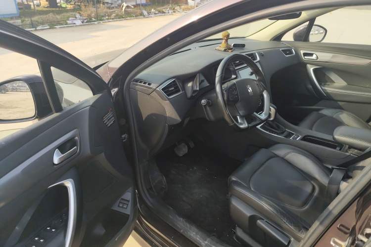 Used DS 5LS 2014 1.6T Elegant Version THP160