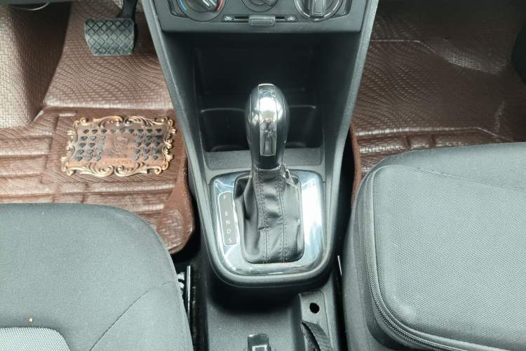 Used Volkswagen Jetta 2015 Value Edition 1.6L Automatic Fashion Version
