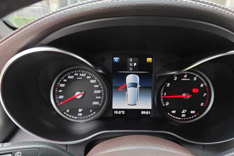 Used Mercedes-Benz GLC 2019 GLC 260 L 4MATIC Dynamic Model