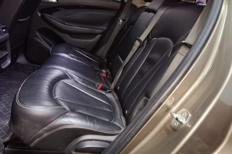 Used Buick Envision 2014 28T Four-Wheel Drive Elite Model Left Rear Seat