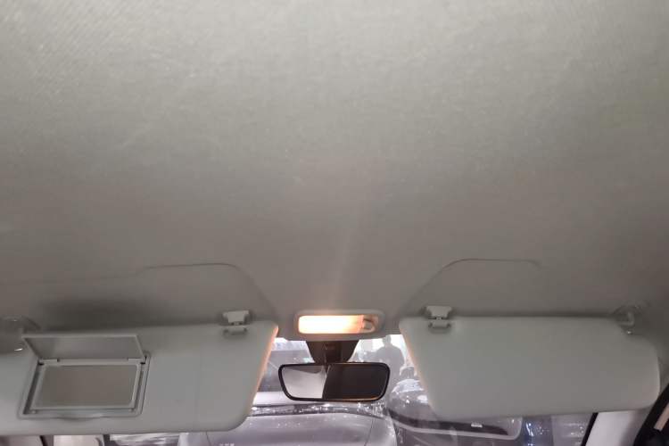 Used Wuling Hongguang MINIEV 2021 Macaron Premium Model – Lithium Iron Phosphate Headliner