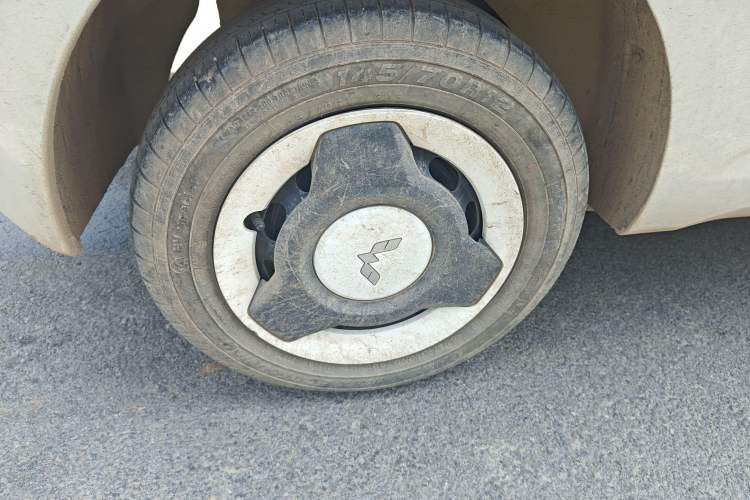 Used Wuling Hongguang MINIEV 2024 3rd Generation 215km Youth Edition Right Rear Wheel Hub