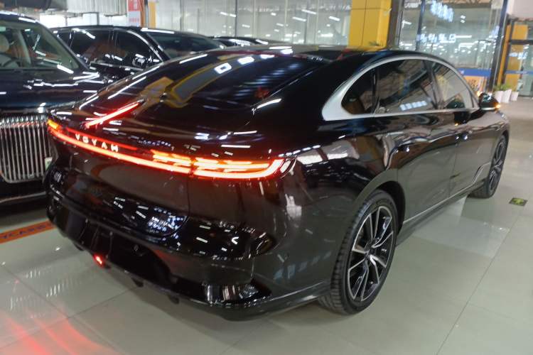 Used VOYAH PASSION 2024 PHEV Four-Wheel Drive Ultra-Long Range Flagship Model
