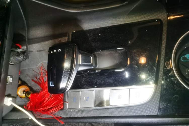 Used Hyundai Elantra 2021 1.5L CVT LUX Prestige Edition Gear Lever