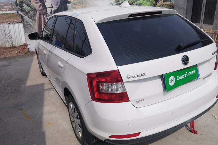 Used Skoda Rapid Spaceback 2018 1.6L Automatic Standard Edition