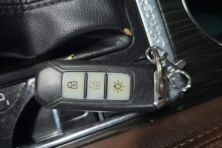 Used SWM X7 2019 1.5T automatic Comfort version 7 seats Vehicle Key