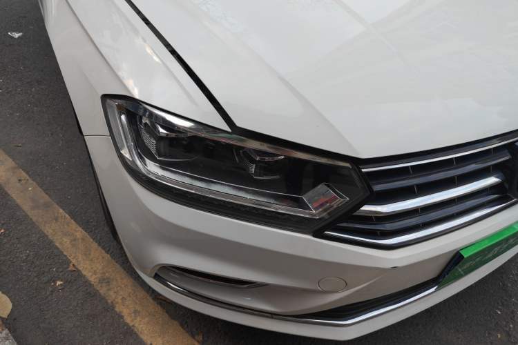 Used Volkswagen Bora 2016 1.6L Automatic Comfort Model Right Front Headlight