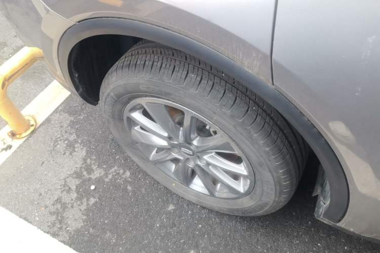 Used Geely Auto Jiajie 2021 1.8TD DCT Comfort Model Right Rear Wheel Hub