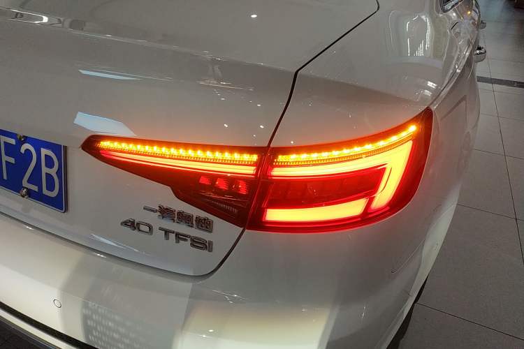 Used Audi A4L 2019 40 TFSI Fashion Edition China VI Emission Standard