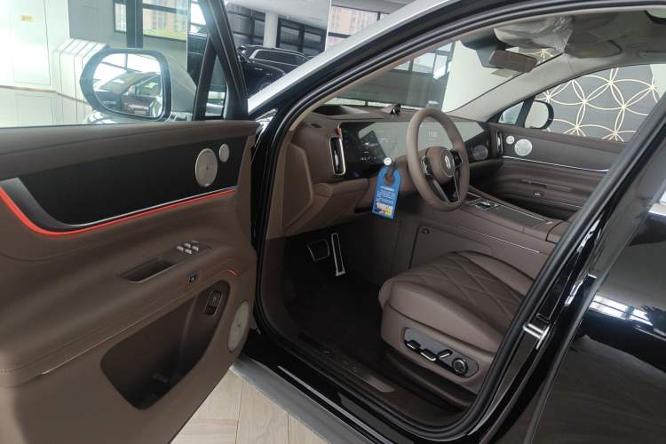 Used Hima AITO M9 2025 Extended-Range Ultra Version 52 kWh 6-Seater Driver Seat