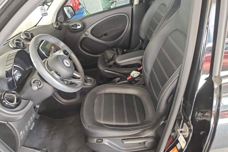 Used smart forfour 2016 0.9T 66 kW Pioneer Edition