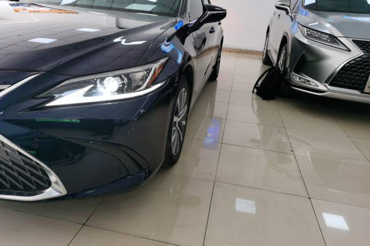 Used Lexus ES 2020 200 Excellence Edition
