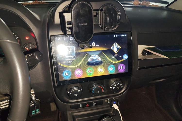 Used Jeep Compass 2010 2.4L four-wheel drive sport version
