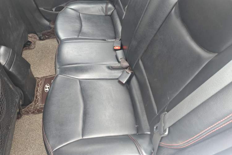 Used Hyundai Elantra (5th Generation / Langdong) 2016 1.6L Automatic Smart Version
